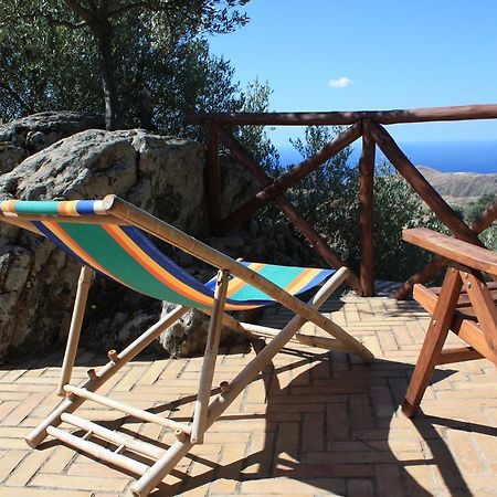 Bed and Breakfast Rocca Del Vento San Pantaleone Esterno foto